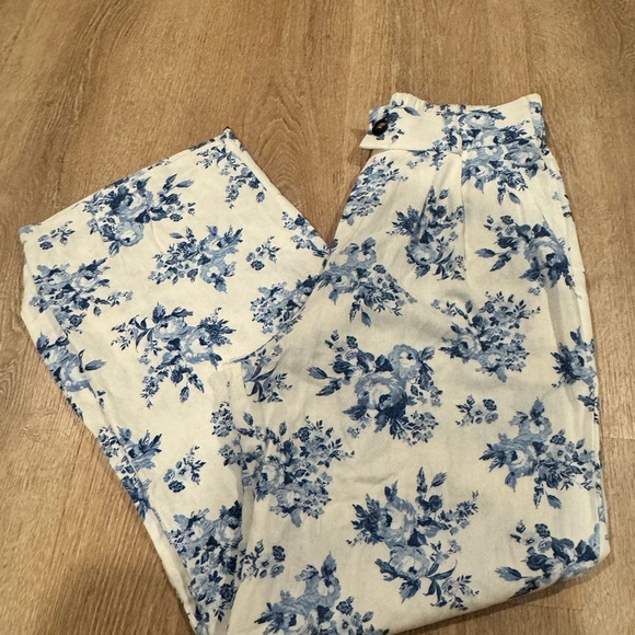 Floral Print Wide-Leg Pants - Picture 6 of 6